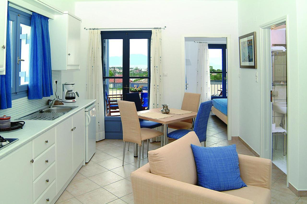 Fistikies Holiday Apartments Aegina Bilik gambar